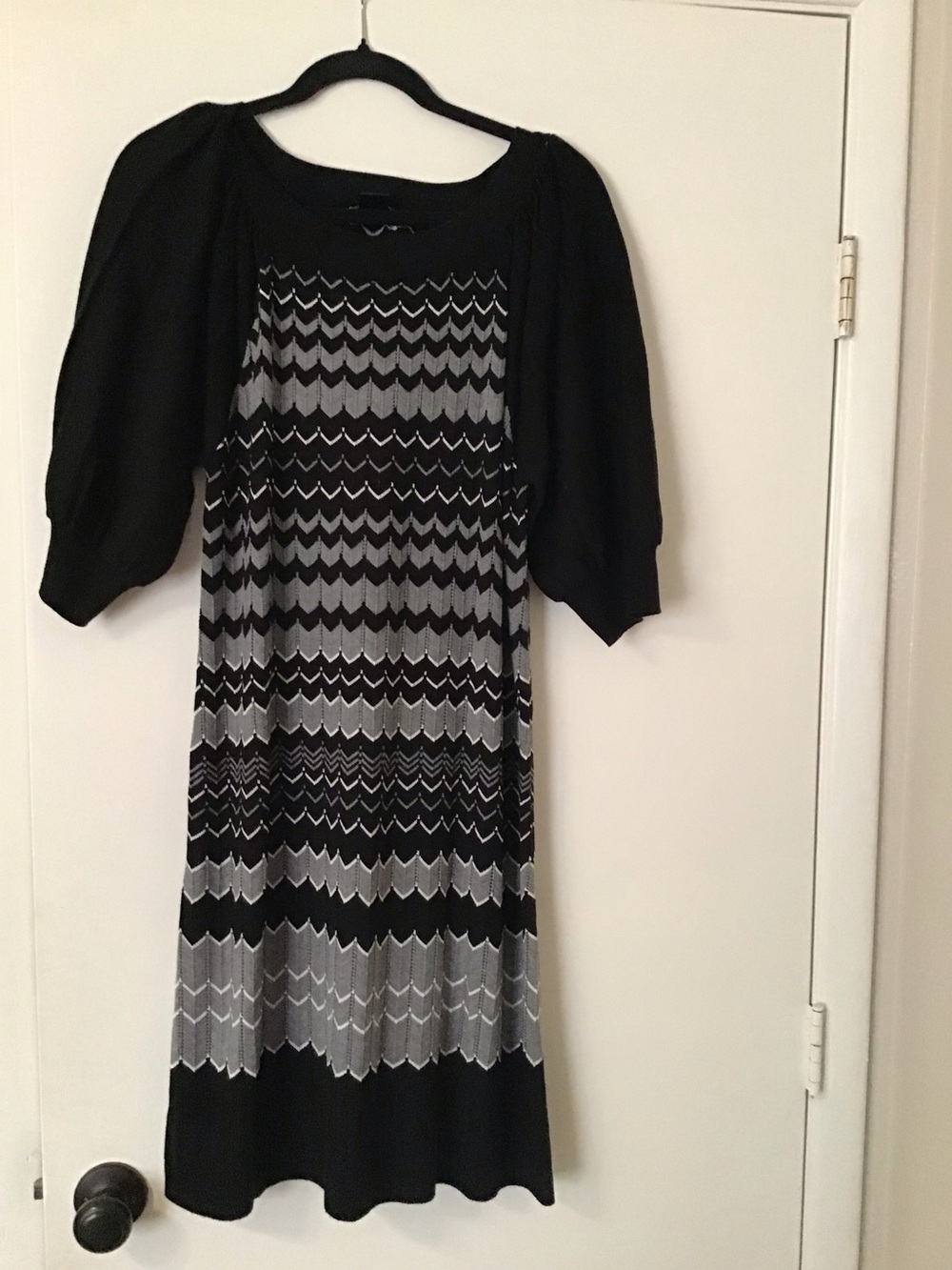 Jessica Howard Black and Gray Chevron Midi Dress